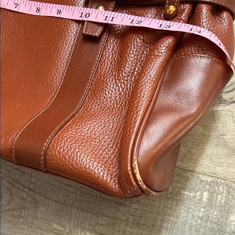 Stylish Brown Leather Tote with Gold Accents - Picture 6 of 9